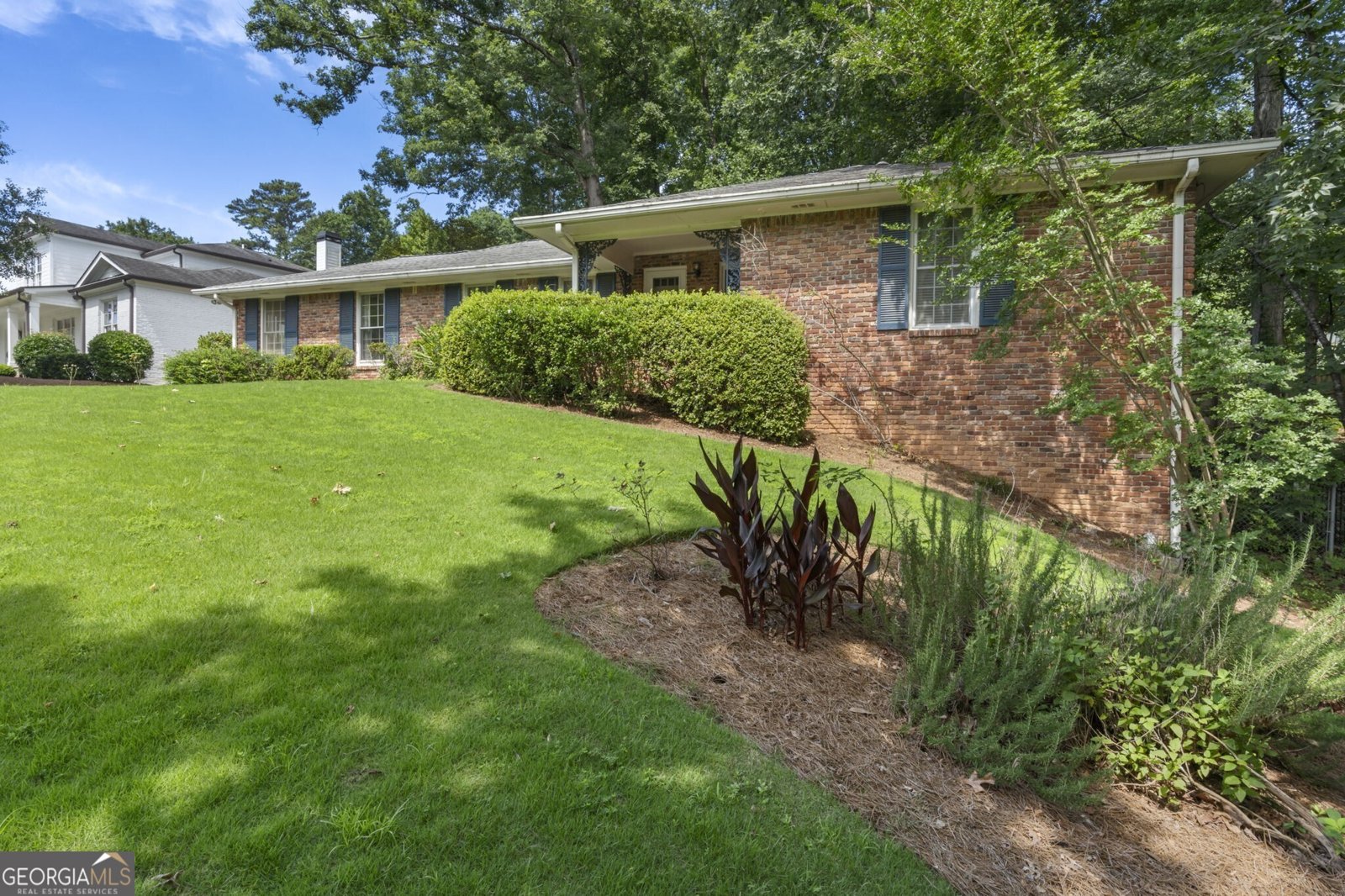 4870 Lansbury Drive Sandy Springs - Photo 11