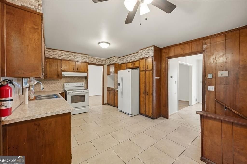4253 Dunstan Court Stone Mountain - Photo 9