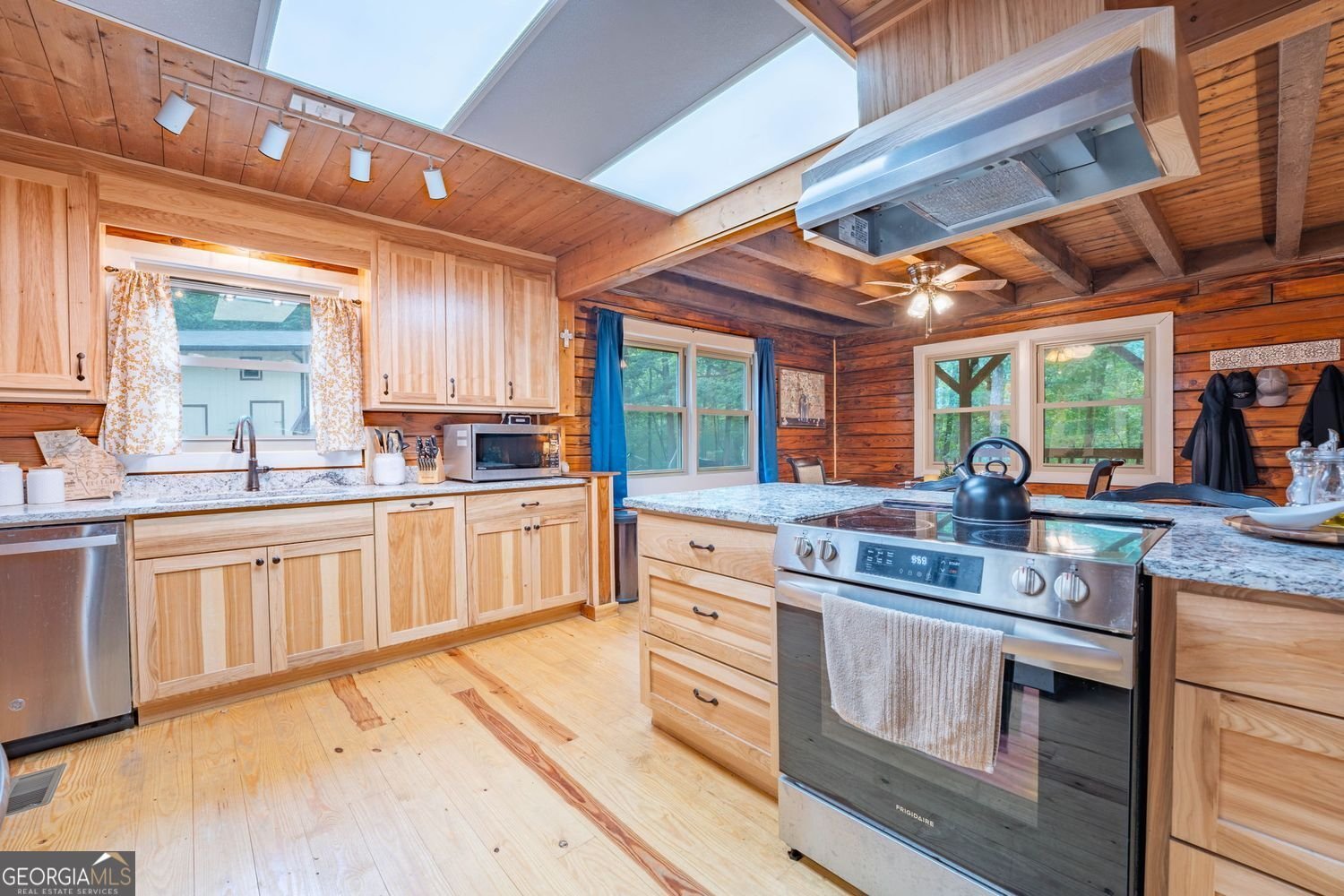 465 Waters Edge Drive Clarkesville - Photo 12