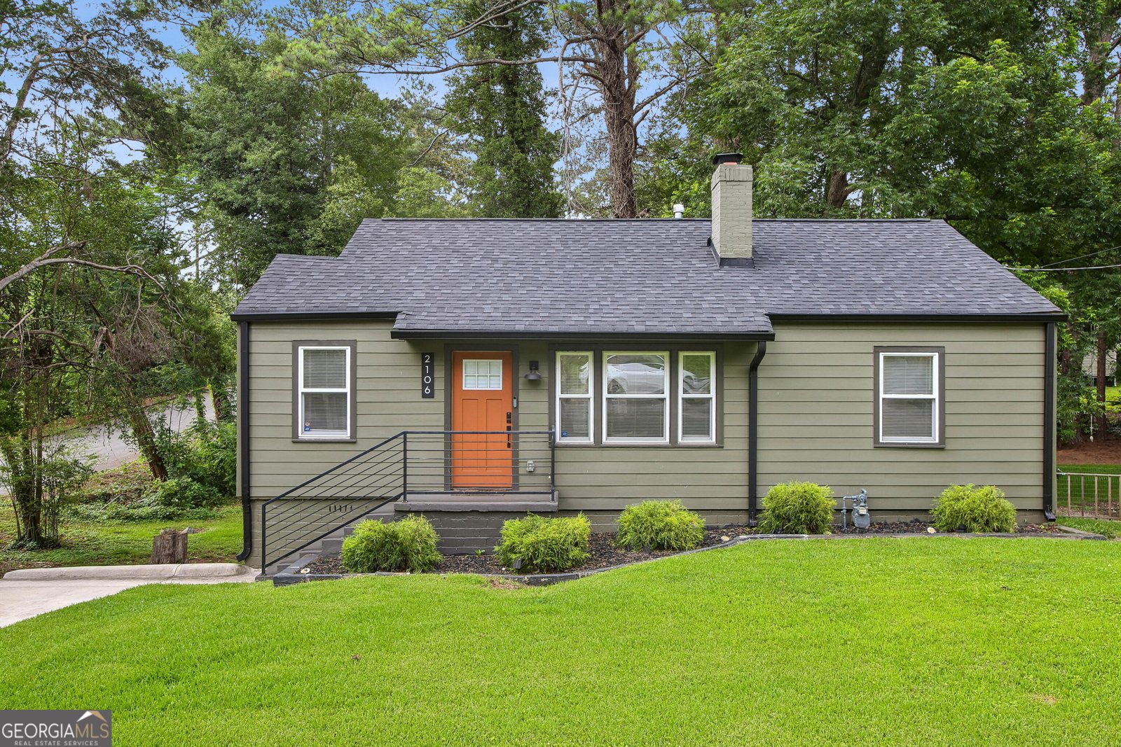 2106 Penrose Drive East Point - main photo