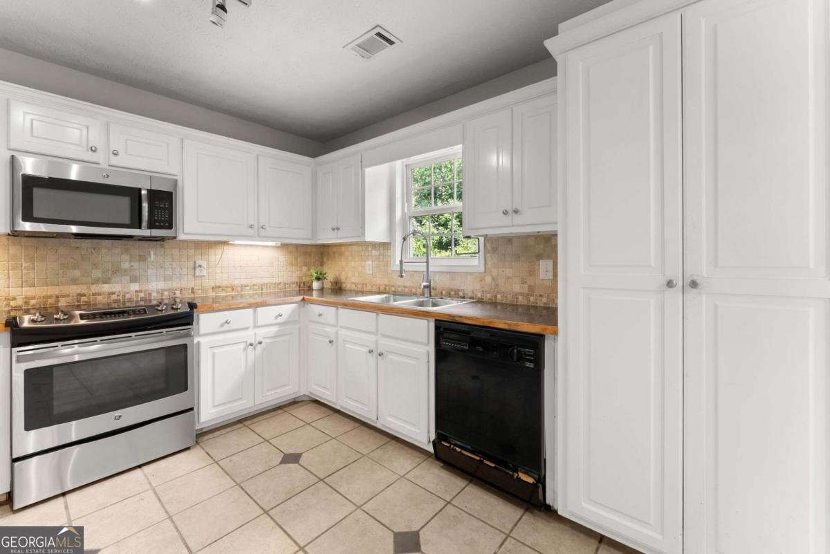 4516 Nohl Ridge Lane Flowery Branch - Photo 10