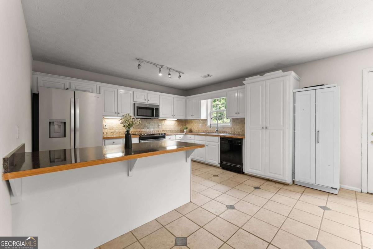 4516 Nohl Ridge Lane Flowery Branch - Photo 8