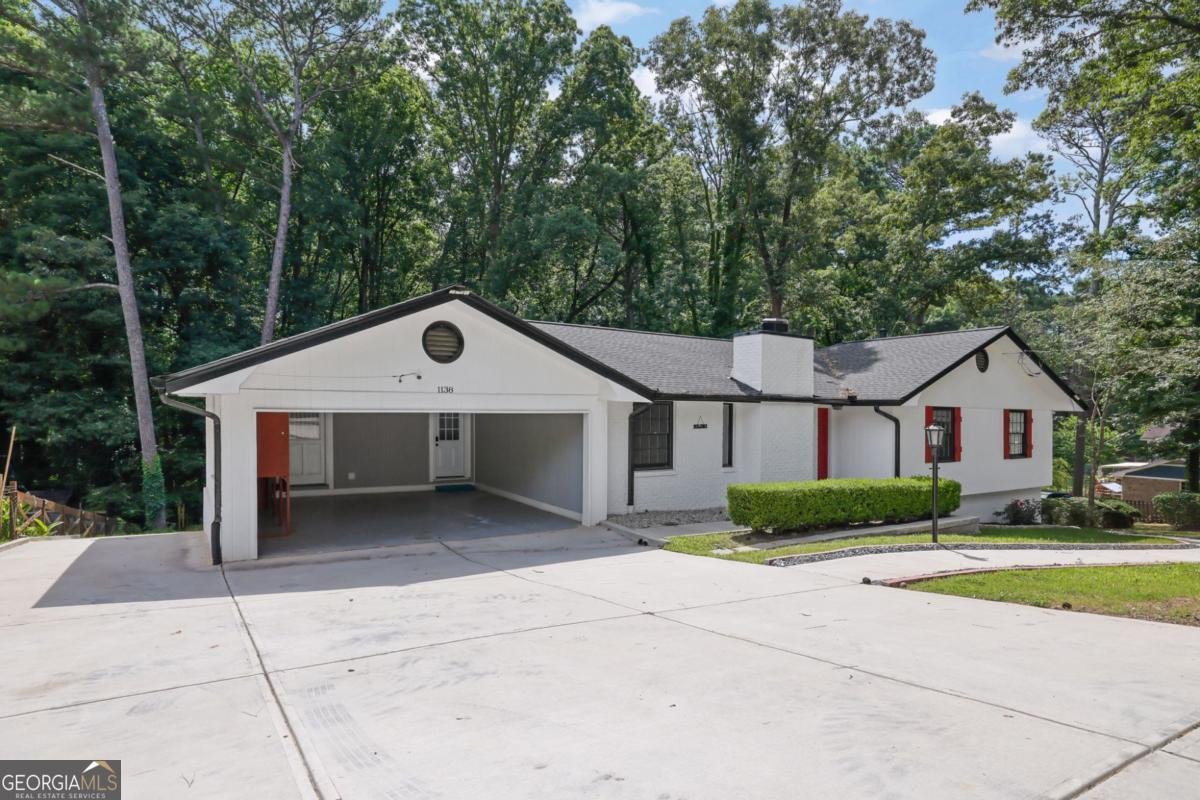 1138 Carla Joe Drive Lilburn - main photo