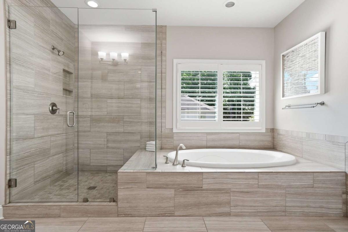 4540 Hawthorne Court Milton - Photo 24