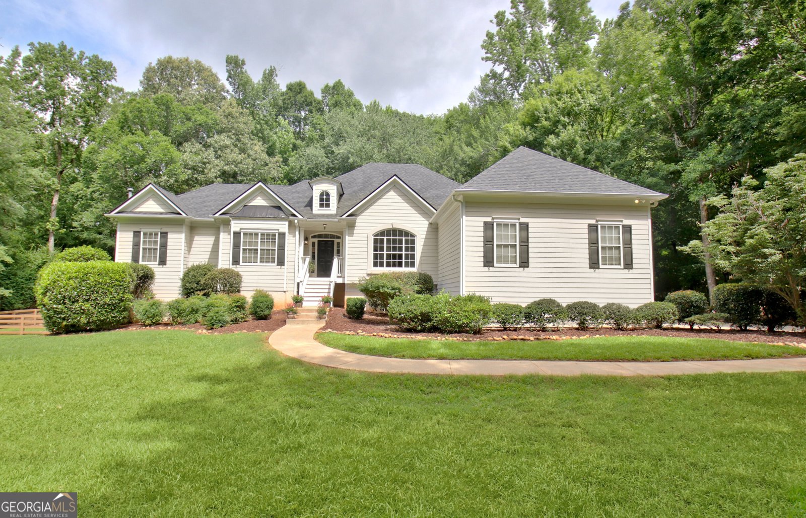 100 Postwood Drive Fayetteville - main photo