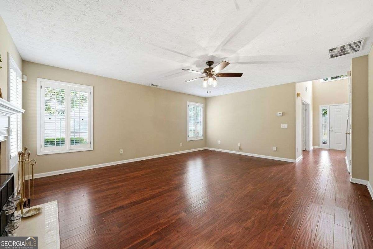 1300 Chris Lake Drive Lawrenceville - Photo 7