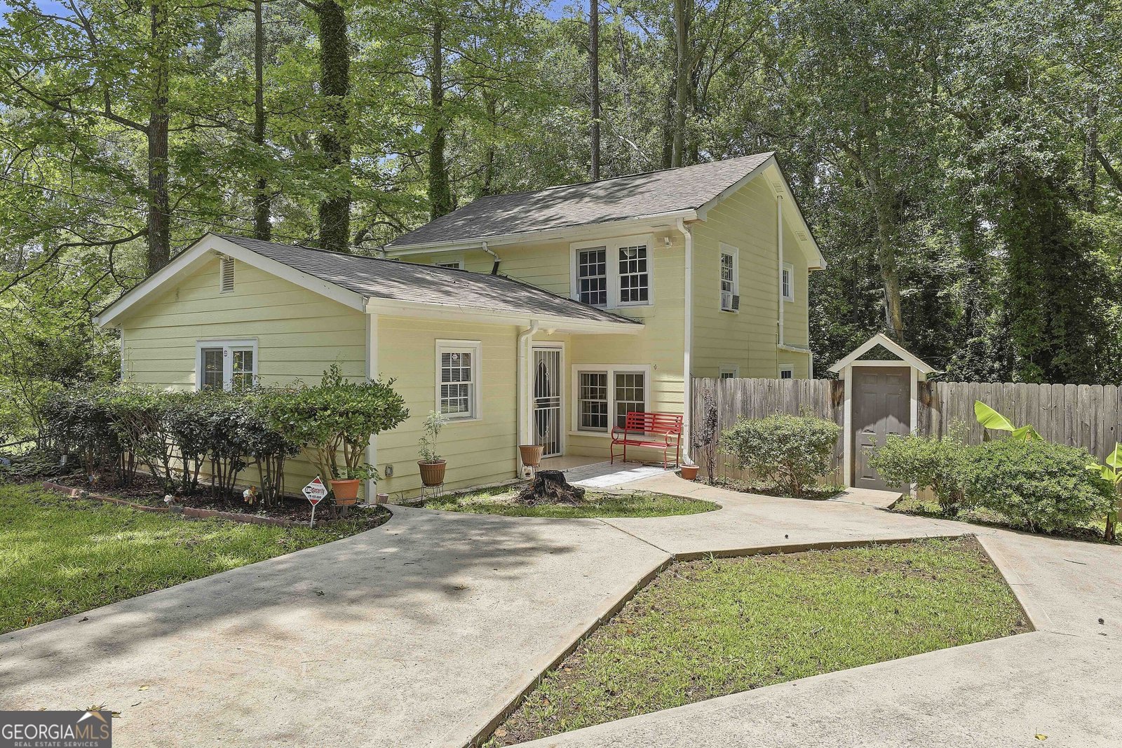 184 Fairview Drive Fairburn - main photo