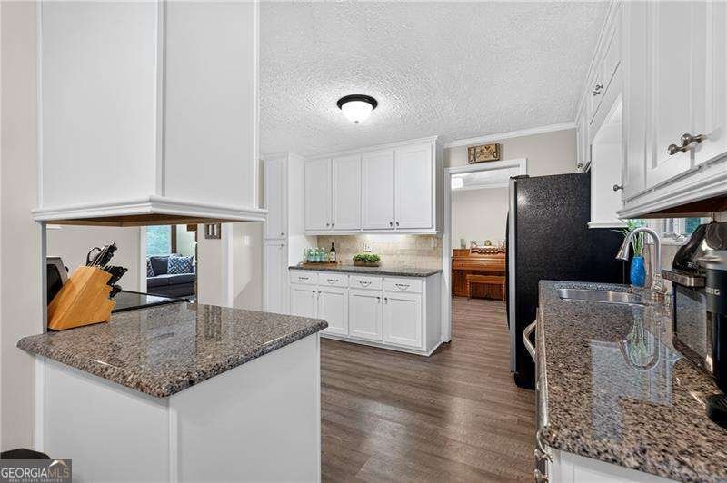 208 Nacoochee Drive Woodstock - Photo 7
