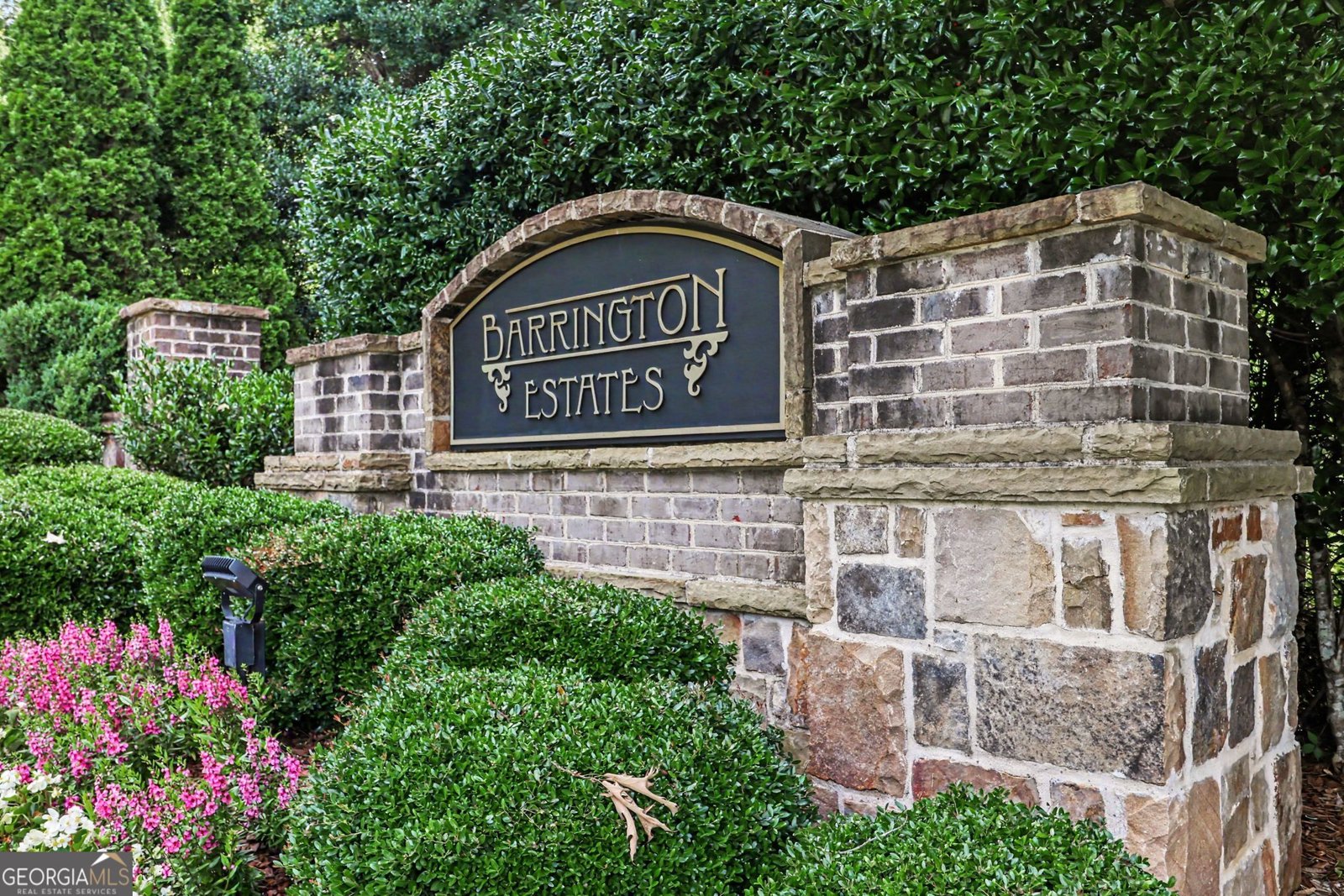810 Sapphire Lane Sugar Hill - main photo