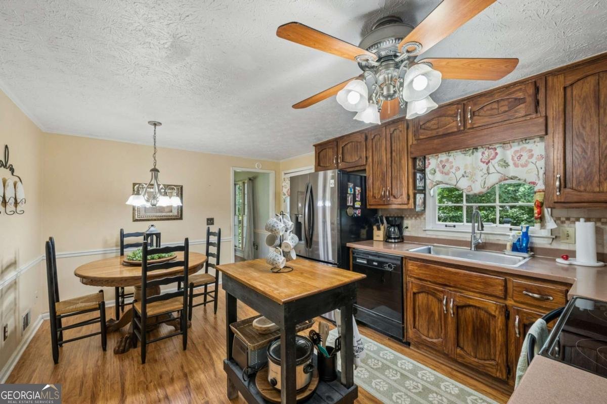 5137 Camilla Court Lilburn - Photo 11