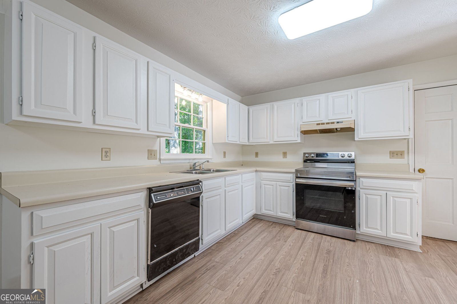 2424 Tammeron Drive Marietta - Photo 8