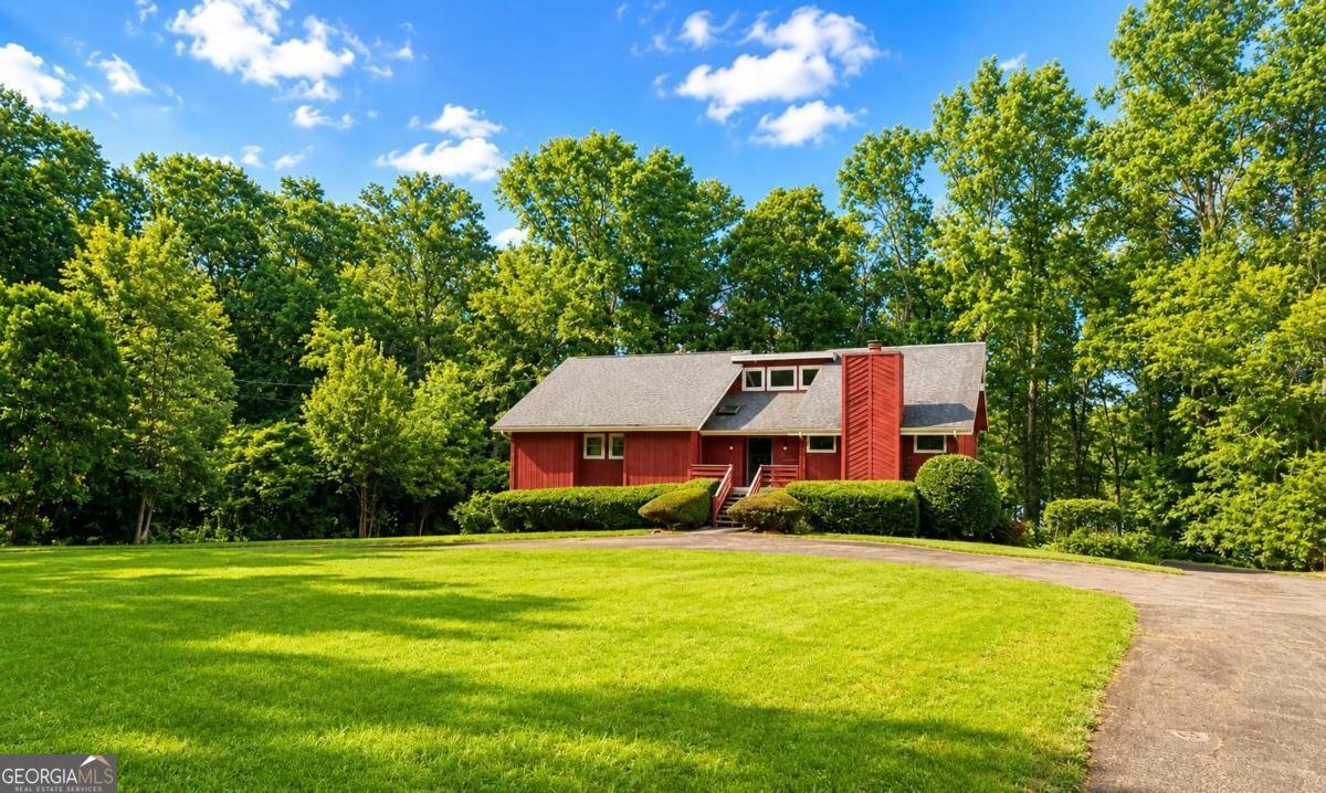 7930 Sweetwater Drive Douglasville - main photo