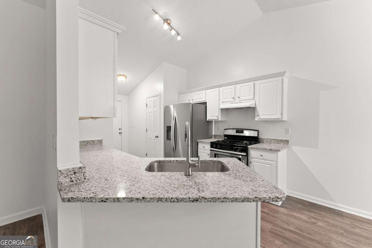 6000 Devonshire Drive Flowery Branch - Photo 14
