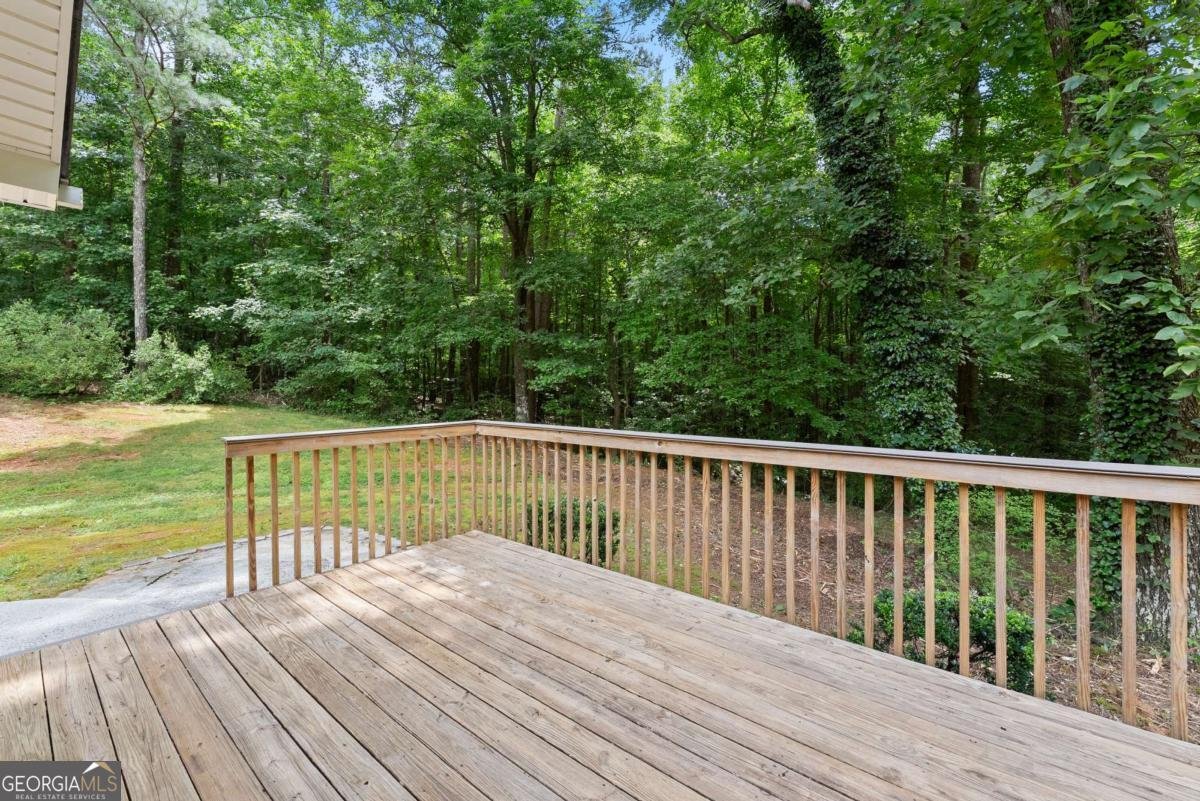 6000 Devonshire Drive Flowery Branch - Photo 18