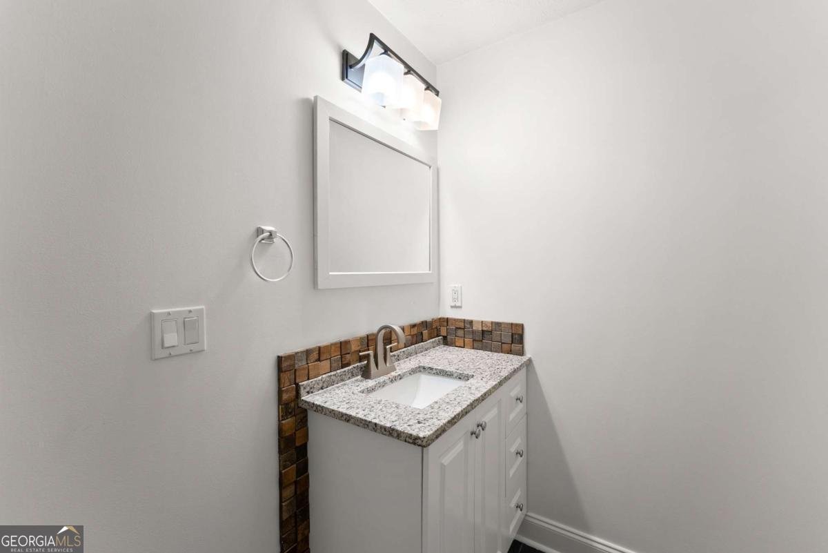 6000 Devonshire Drive Flowery Branch - Photo 34