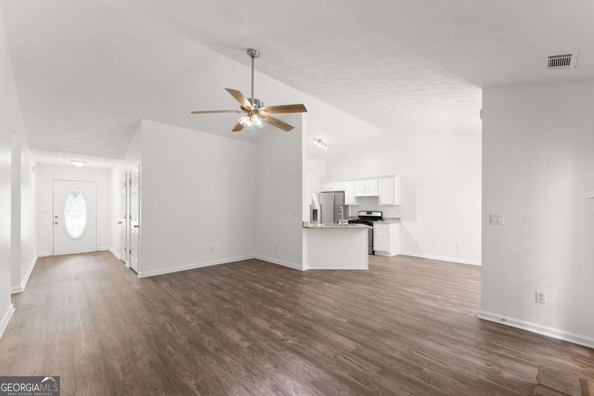 6000 Devonshire Drive Flowery Branch - Photo 9