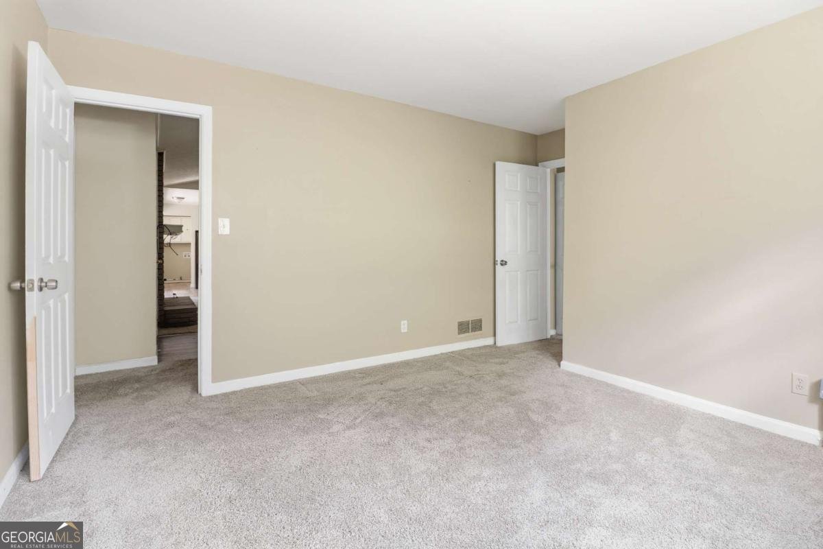 6735 Marlborough Circle Atlanta - Photo 15