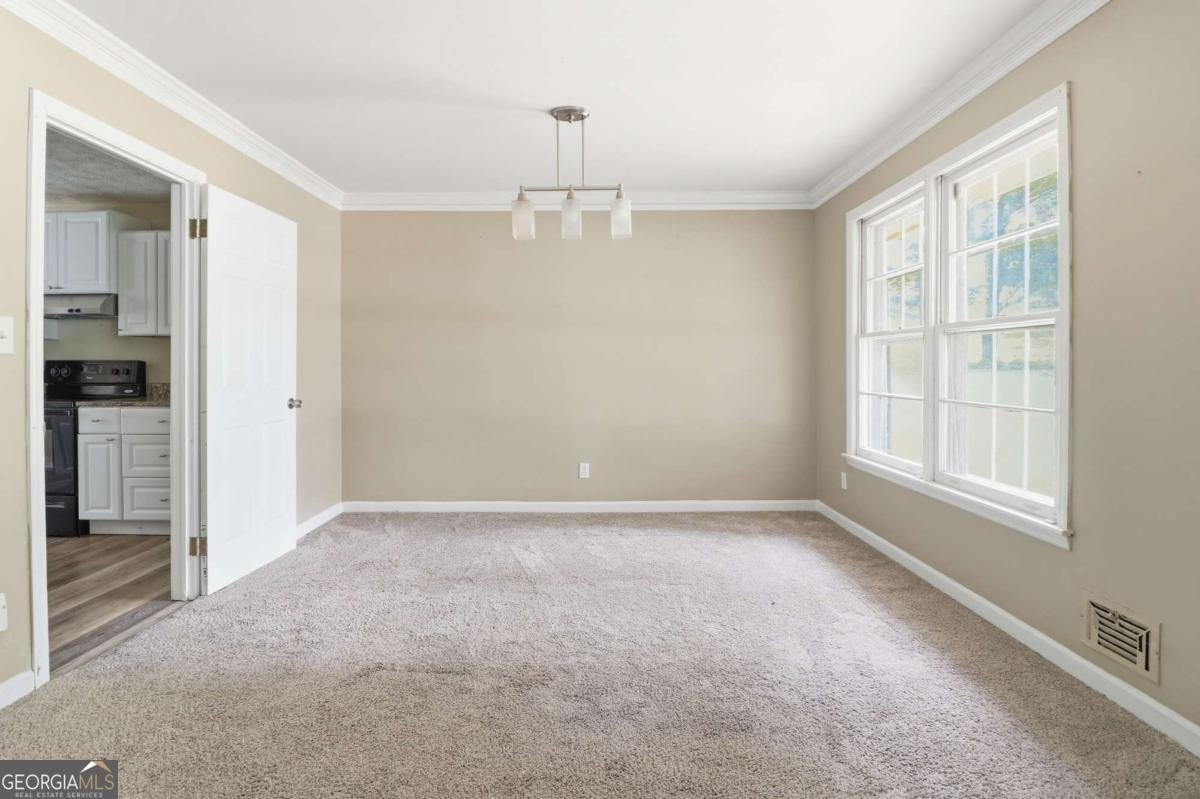 6735 Marlborough Circle Atlanta - Photo 6