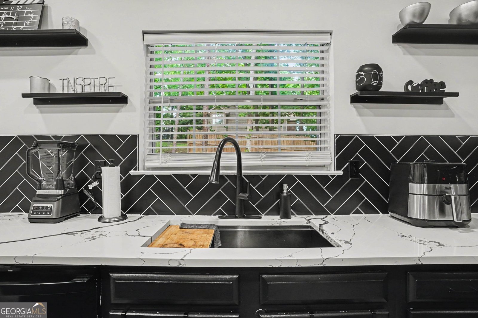 75 Contour Drive Stockbridge - Photo 17