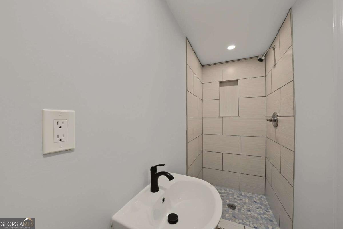 120 Emerald Cove Drive Woodstock - Photo 34