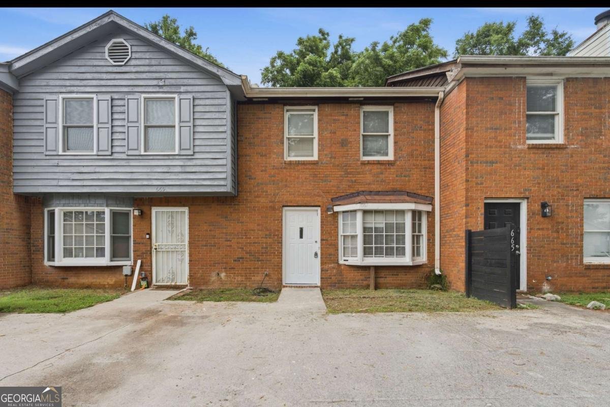 667 Hunting Creek Lane Conyers - main photo