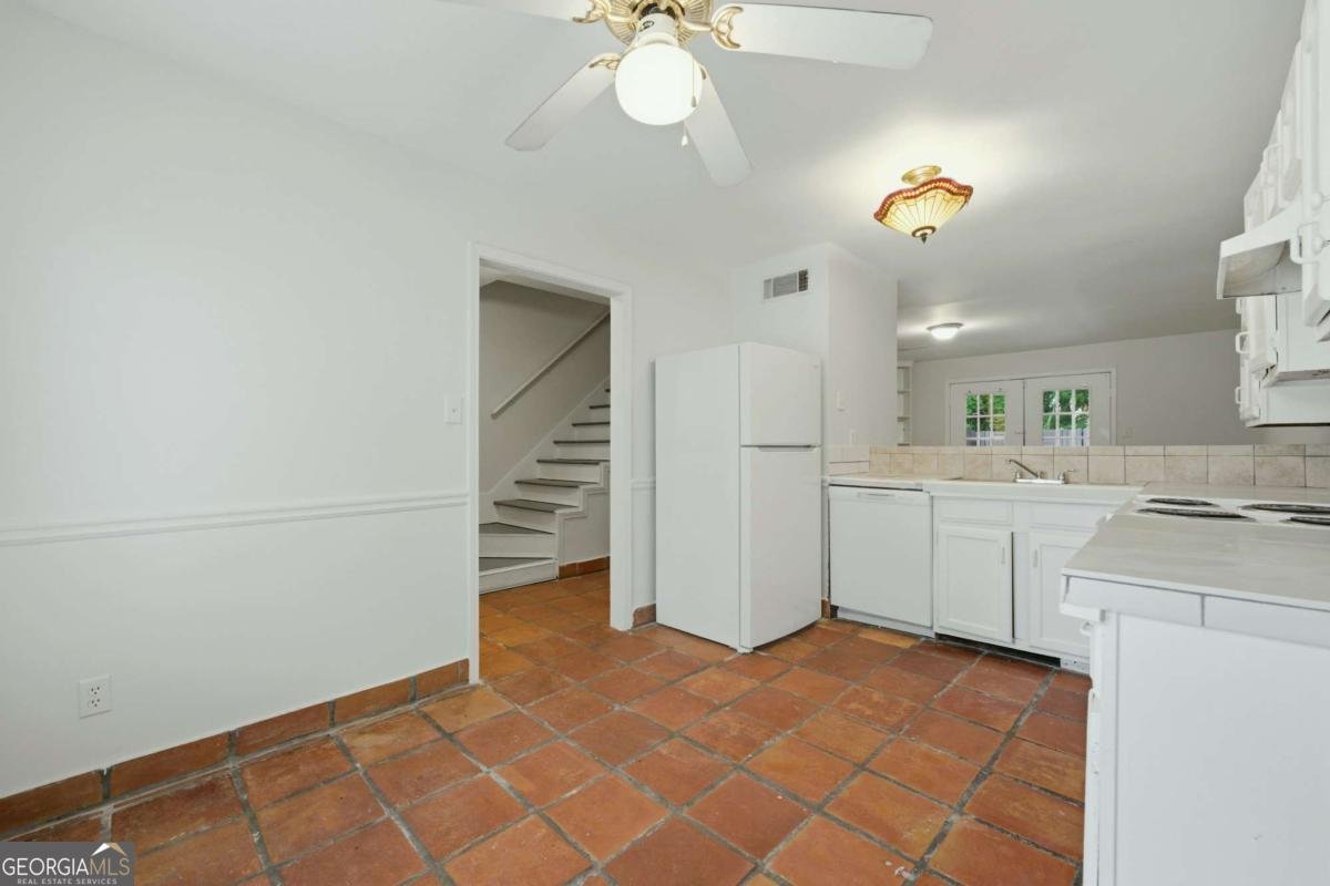 667 Hunting Creek Lane Conyers - Photo 7