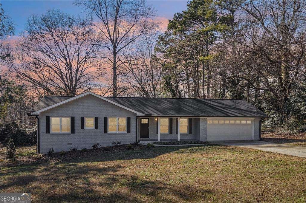 507 Castleaire Drive Stone Mountain - main photo
