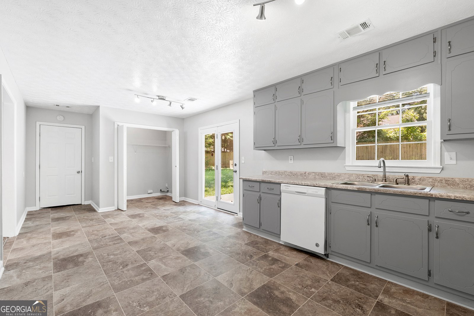 730 Shoreline Trail Conyers - Photo 9