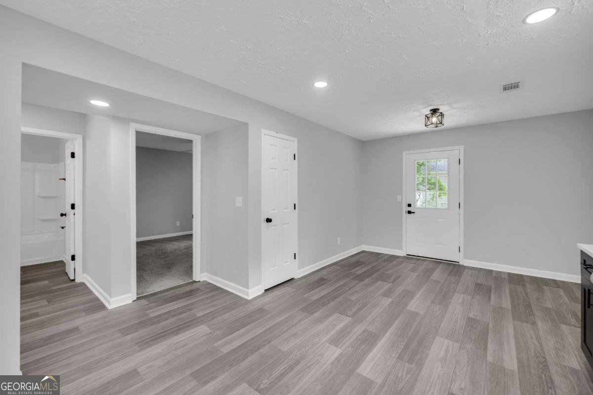 1044 Autumn Crest Court Stone Mountain - Photo 12