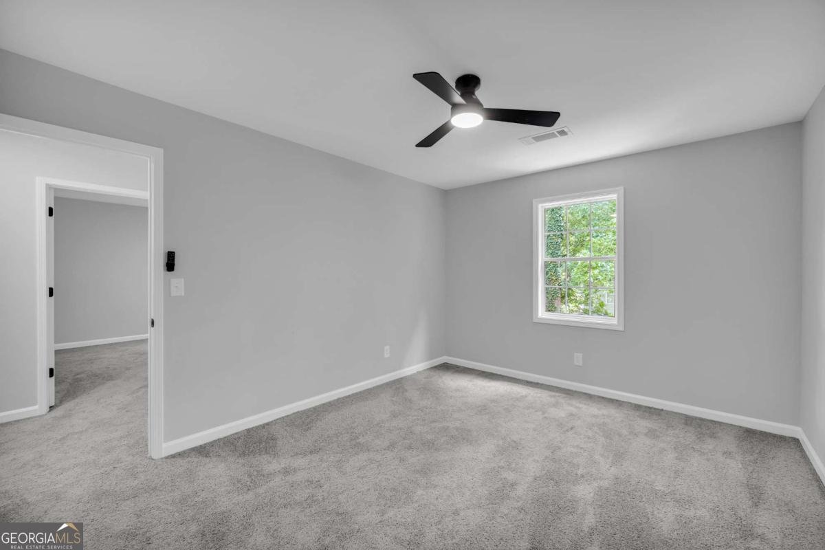 1044 Autumn Crest Court Stone Mountain - Photo 16