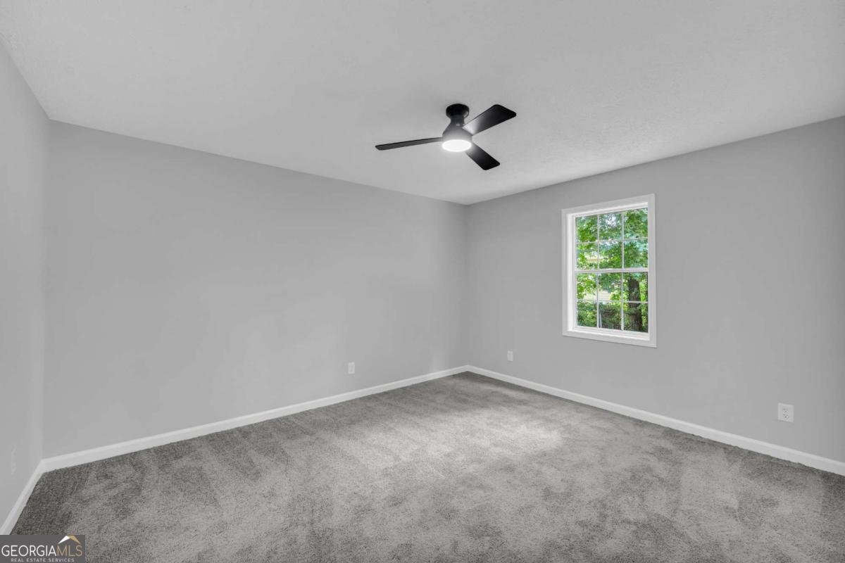 1044 Autumn Crest Court Stone Mountain - Photo 8