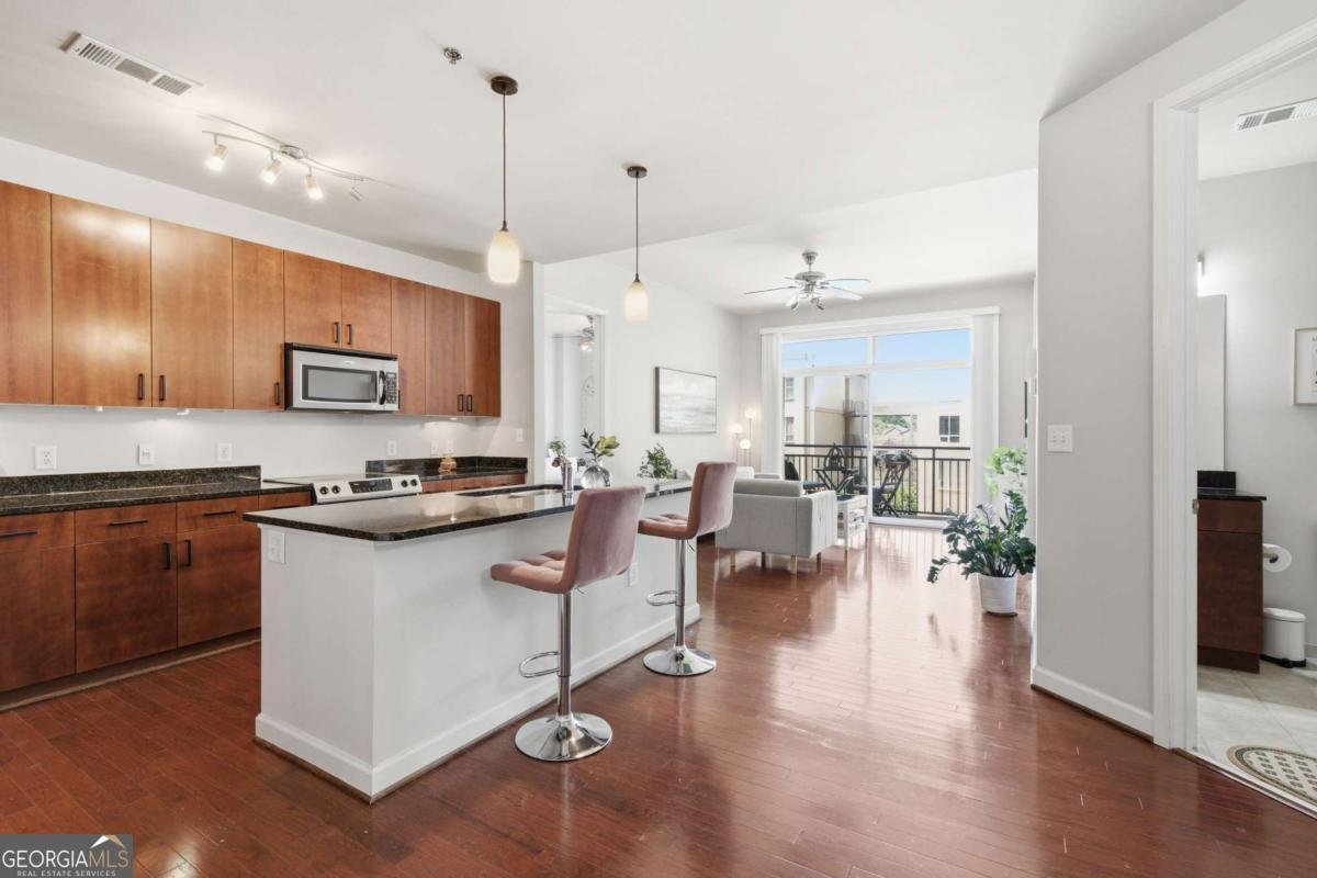 711 Cosmopolitan Drive Atlanta - main photo