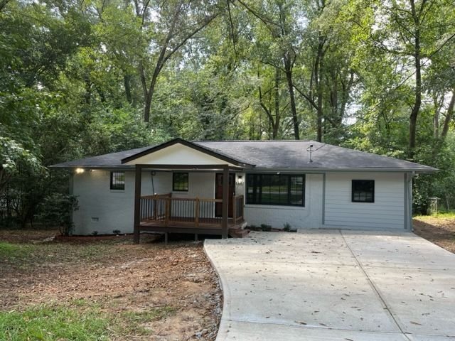 2953 MEADOWVIEW Drive Atlanta - main photo