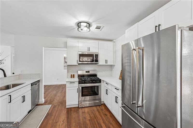 1050 Park West Court Stone Mountain - Photo 8