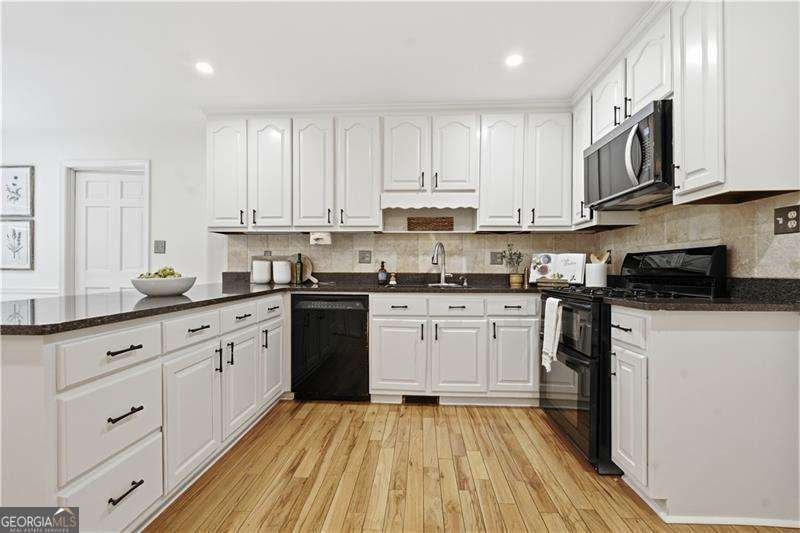 4824 Hampton Lake Drive Marietta - Photo 8