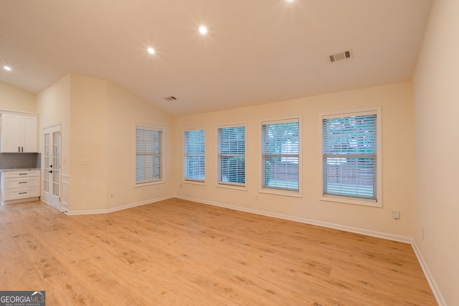 3554 Dunbar Lane Suwanee - Photo 13
