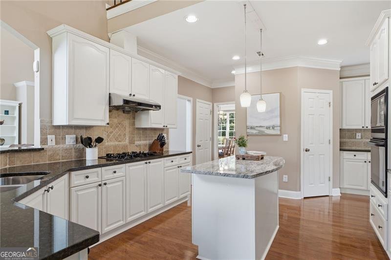 6915 Lancaster Circle Cumming - Photo 11
