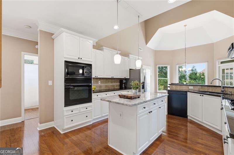 6915 Lancaster Circle Cumming - Photo 13