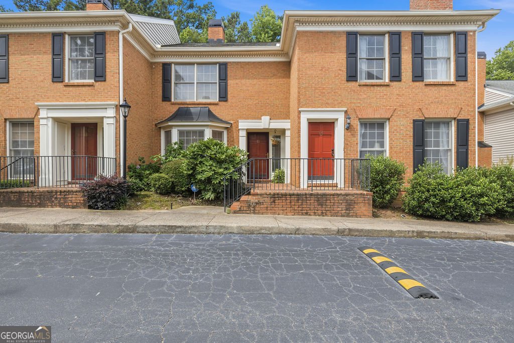 65 Mount Vernon Circle Atlanta - main photo