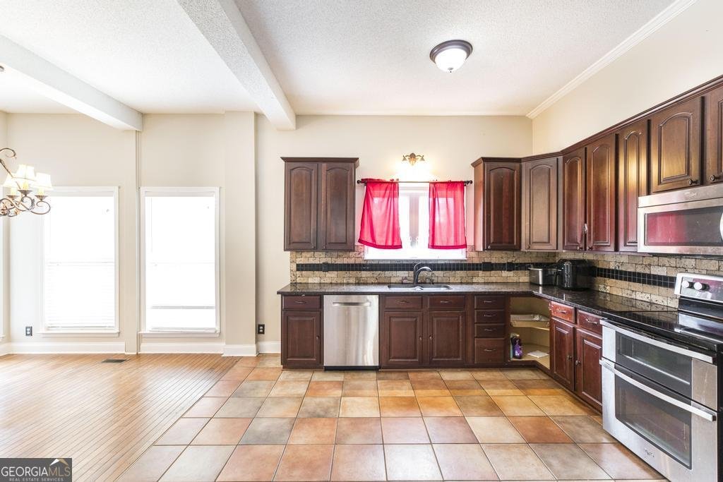 208 Martin Terrace Kathleen - Photo 18