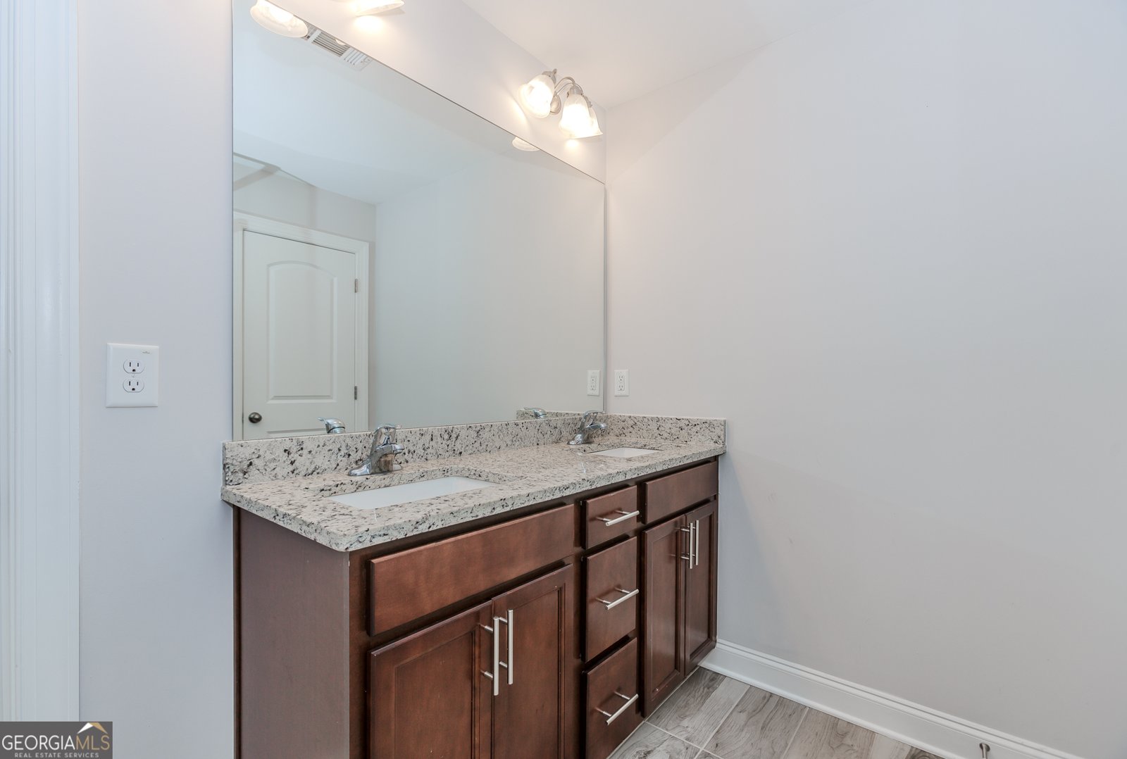 6829 Benjamin Drive Flowery Branch - Photo 25