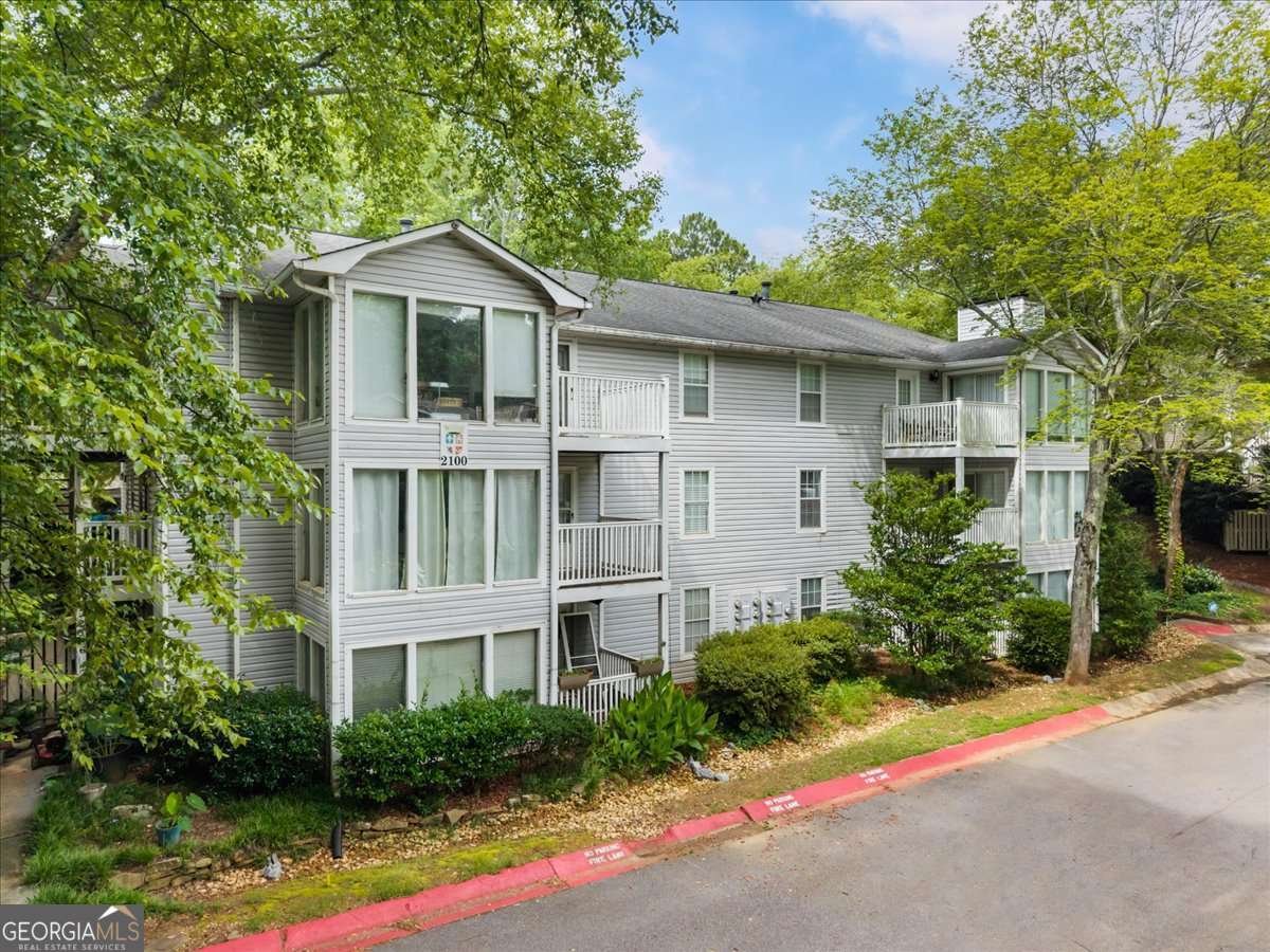 2102 Augusta Drive Marietta - main photo