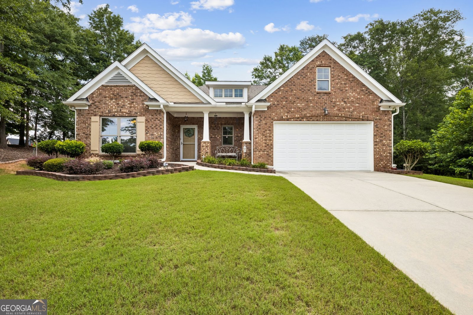 557 Butterfly Lane Braselton - main photo