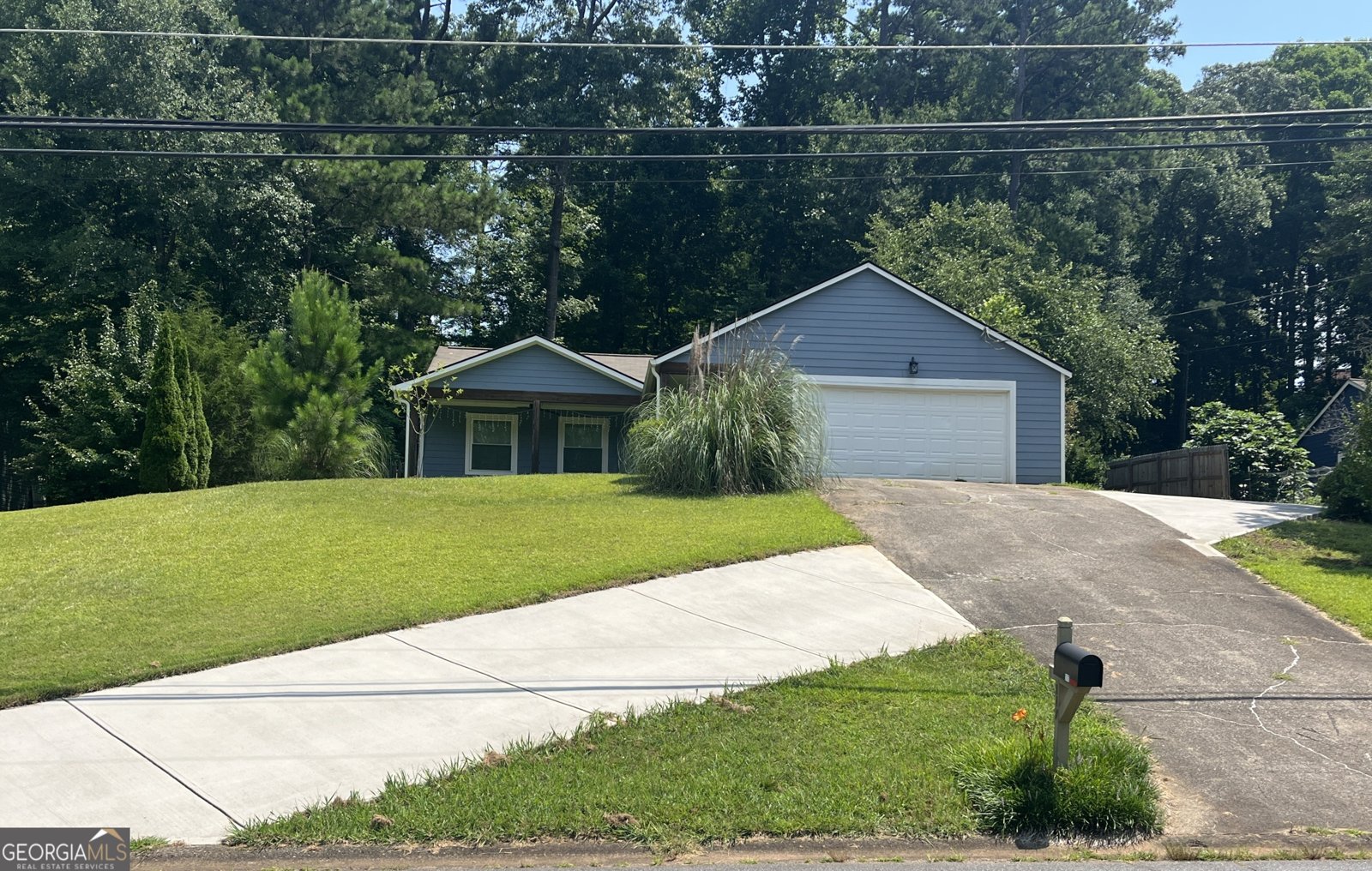 117 River Oaks Drive Woodstock - main photo