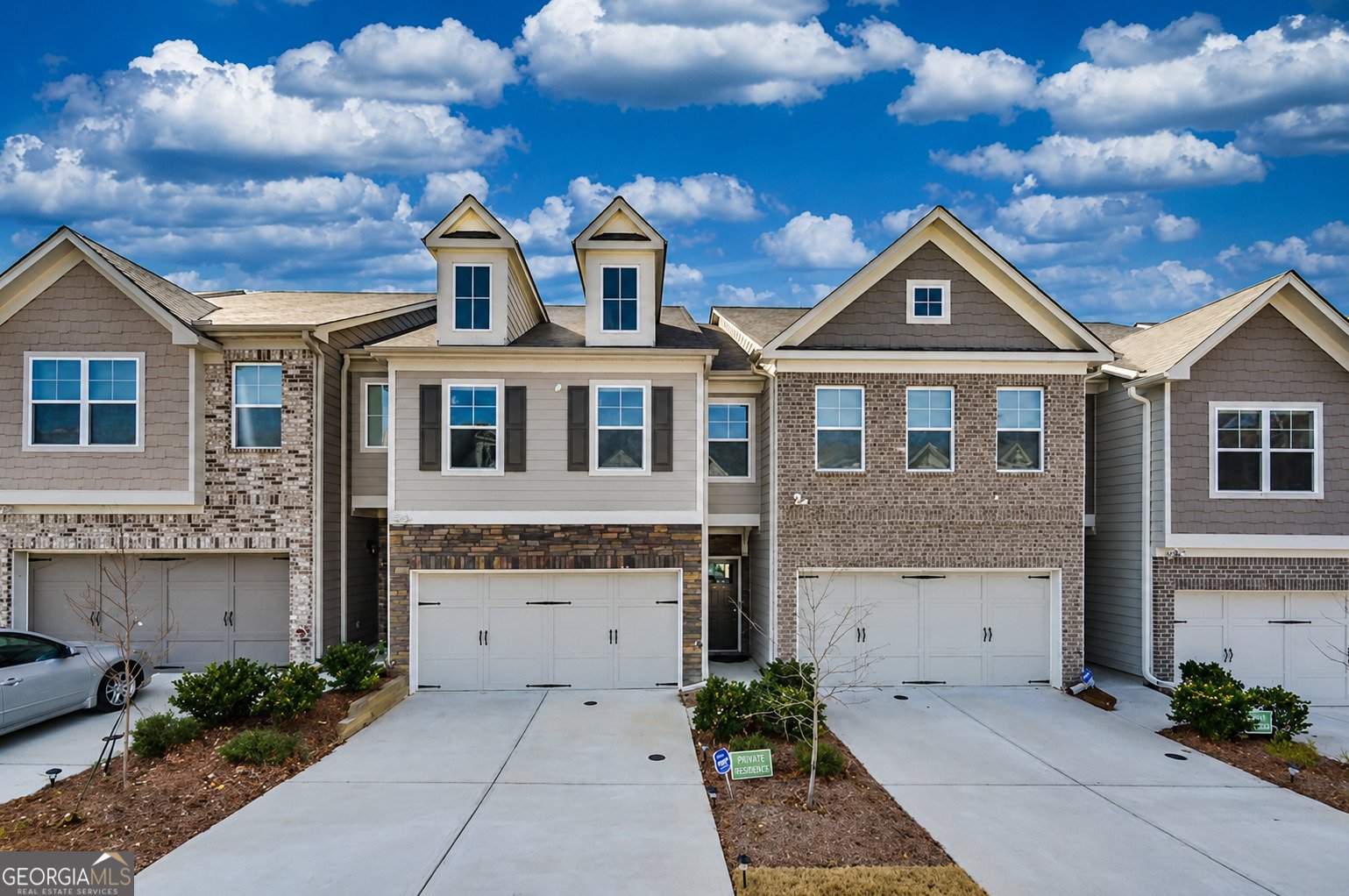 2711 Kemp Court Conyers - main photo