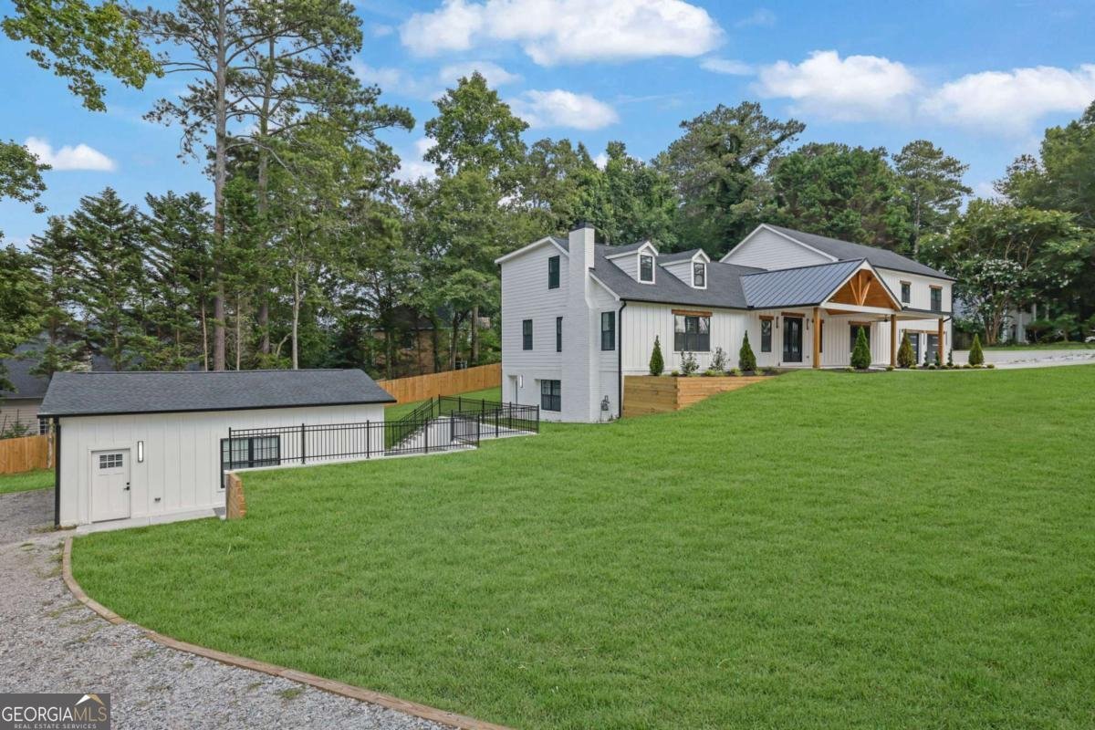 11505 Elkins Road Roswell - Photo 10