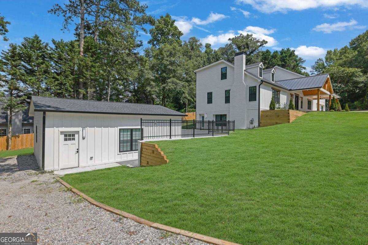 11505 Elkins Road Roswell - Photo 8