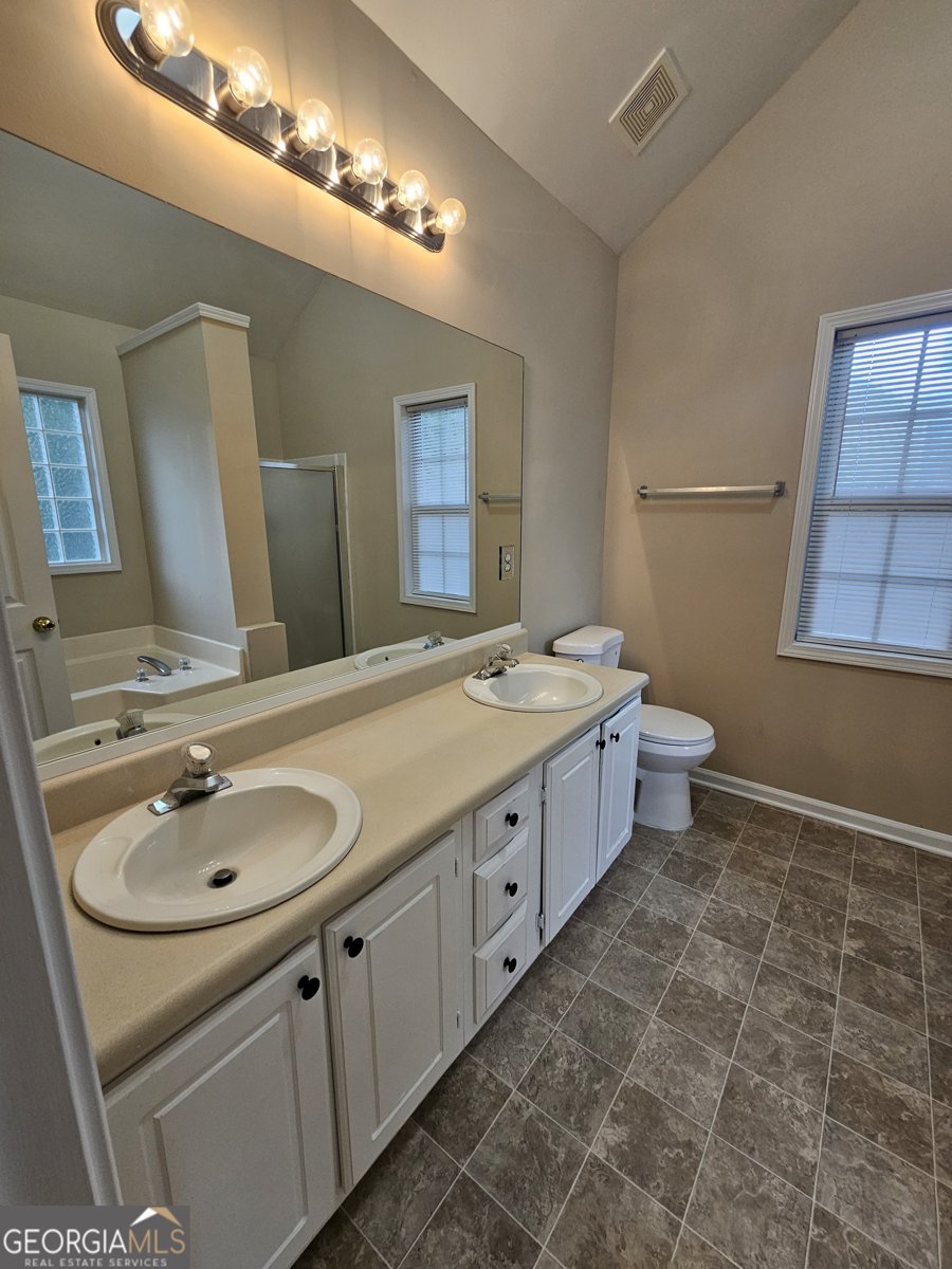 1110 Chateau Terrace McDonough - Photo 16