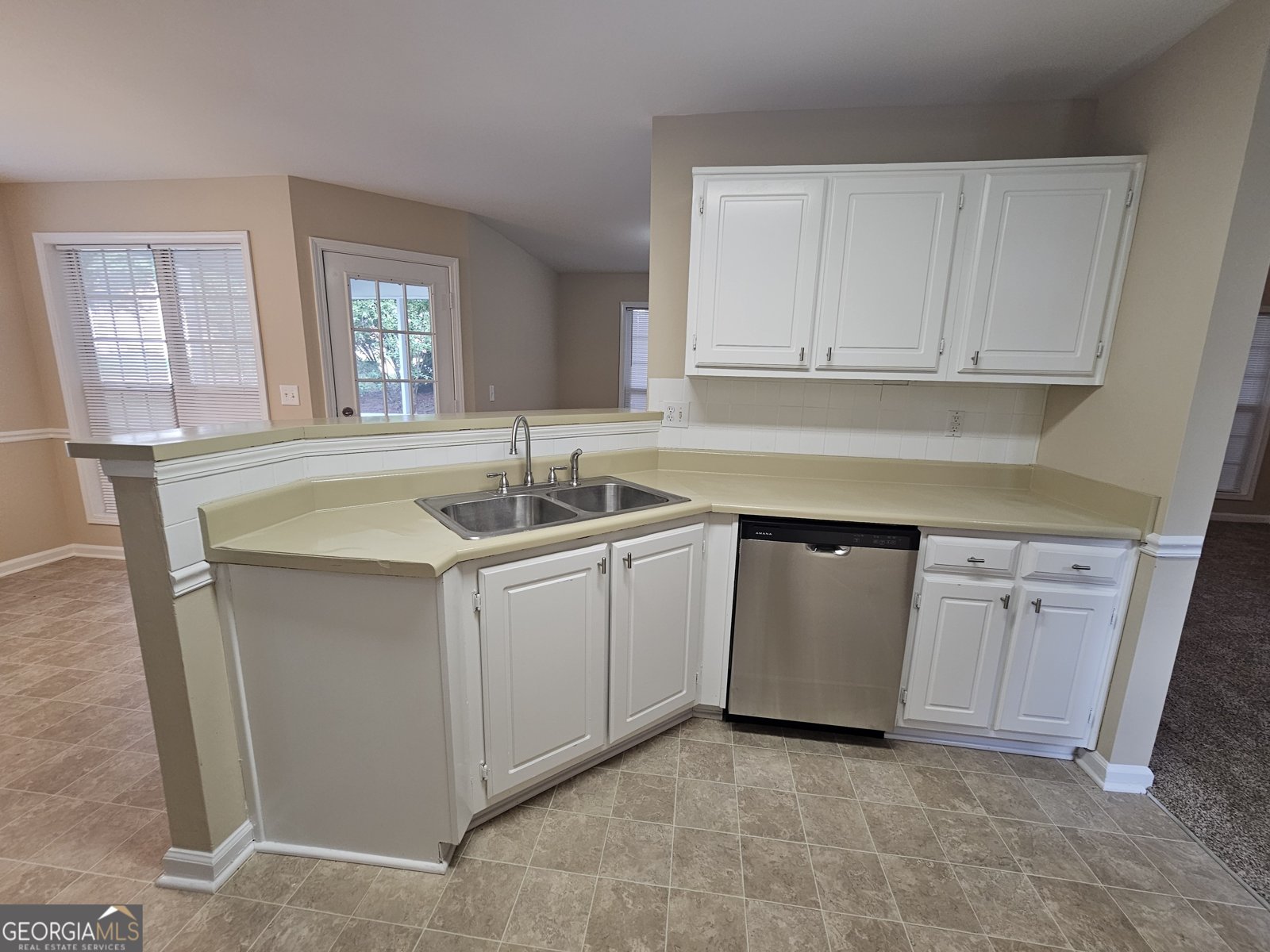 1110 Chateau Terrace McDonough - Photo 9