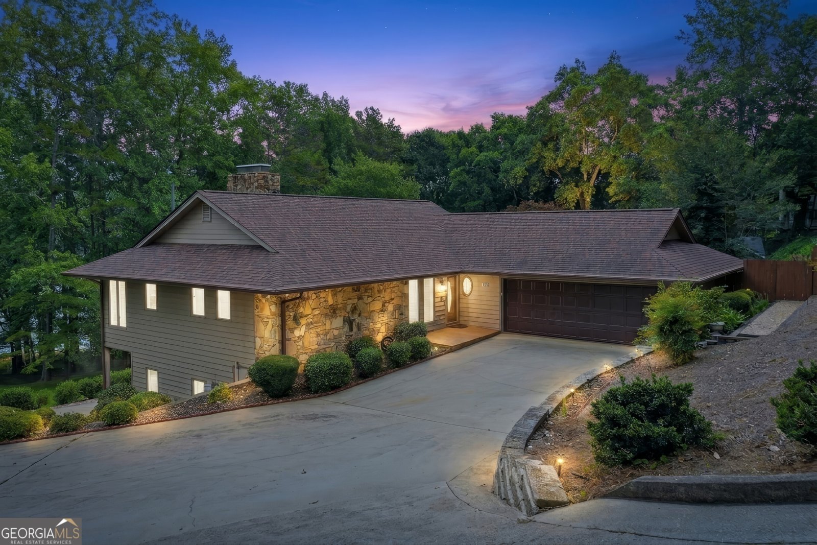 1052 Lakemont Drive Gainesville - main photo